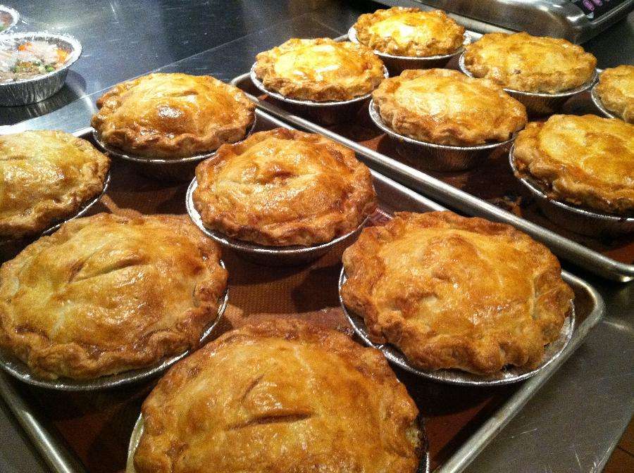 Disposable Round Aluminum Foil Baking Pans with Cardboard Lids