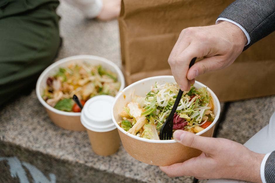 Direct-Print Foil Lids vs Labeled Lids for Retail Packs